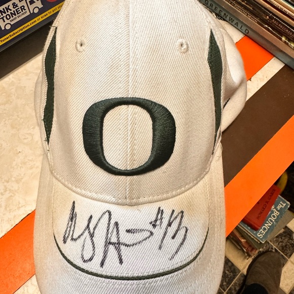 Signed Nike Oregon ducks hat - Picture 2 of 4